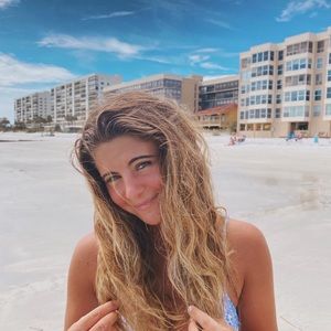 Meet your Posher, Kenzie